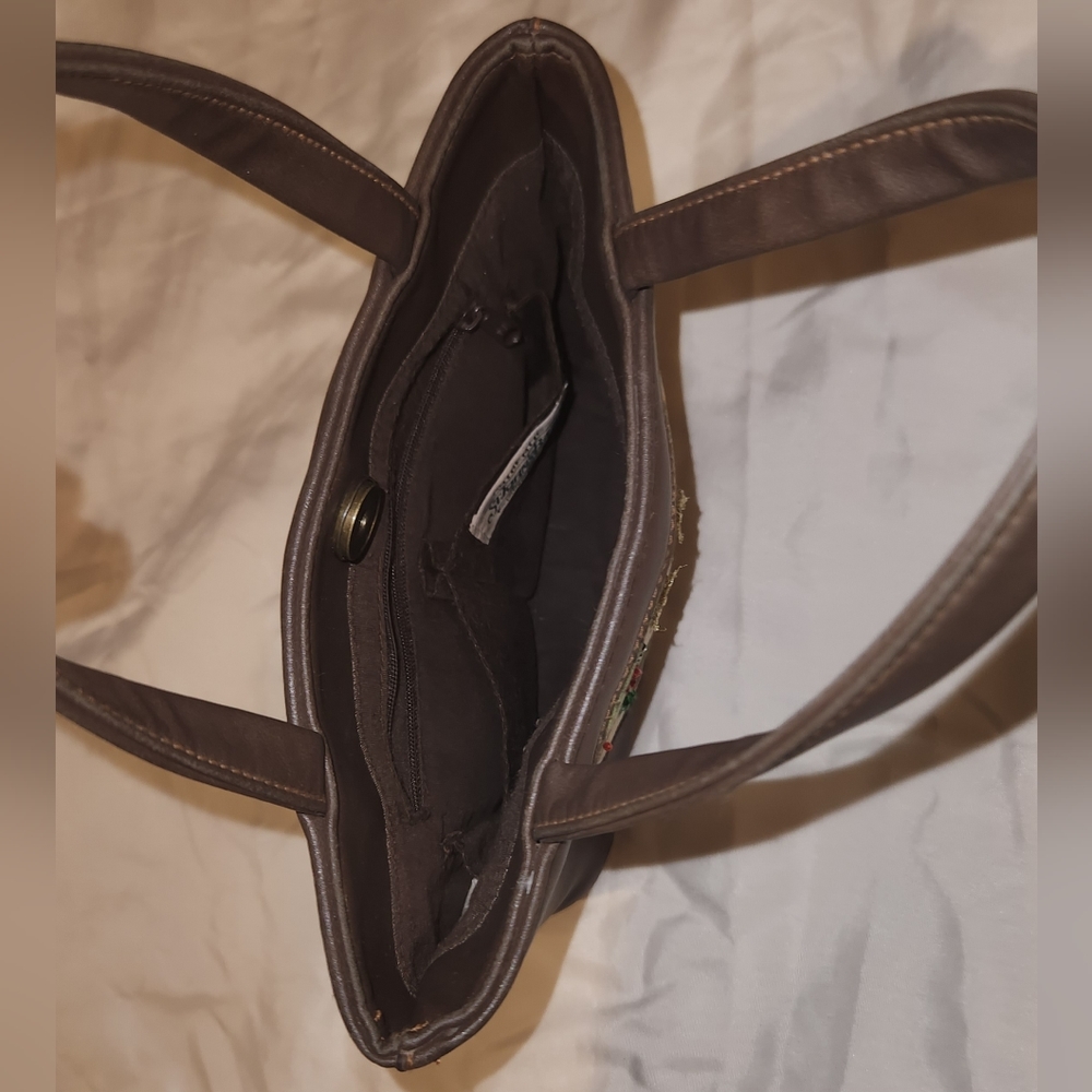 3 for $30* Giraffe Safari Brown Handbag - Picture 4 of 7